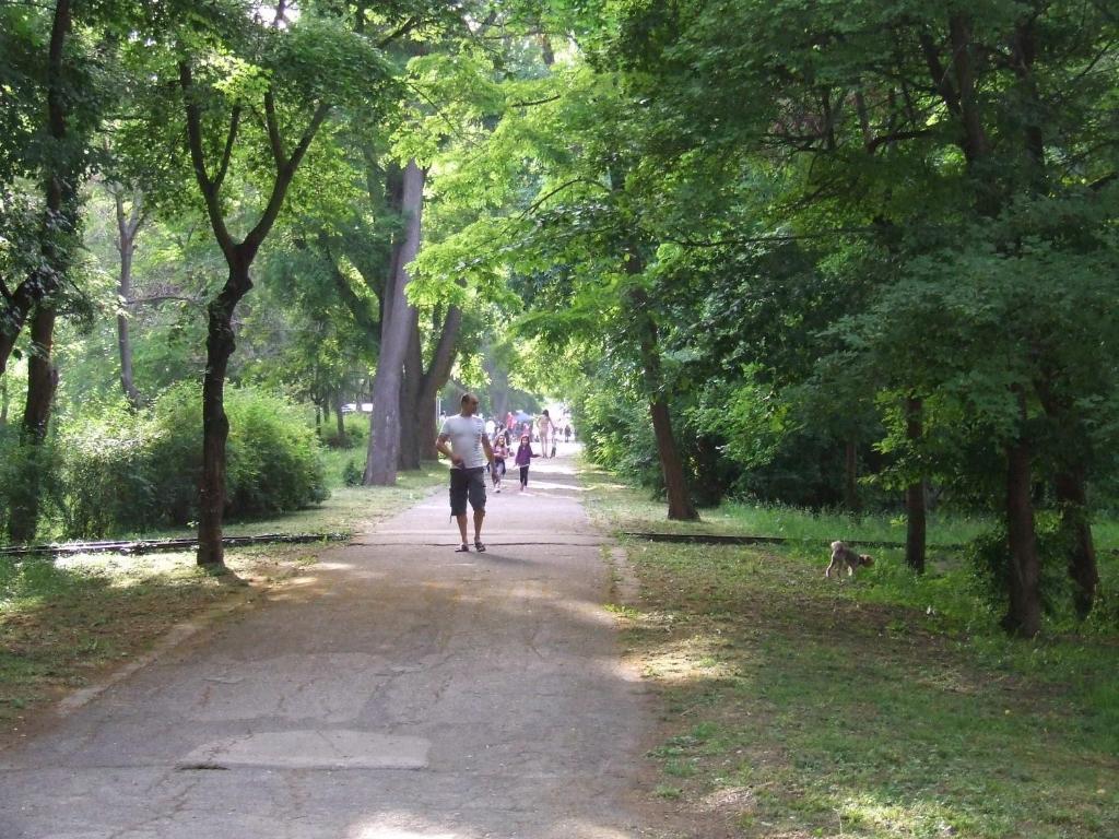 Asparuhov Guest Rooms And Apartments Варна Экстерьер фото