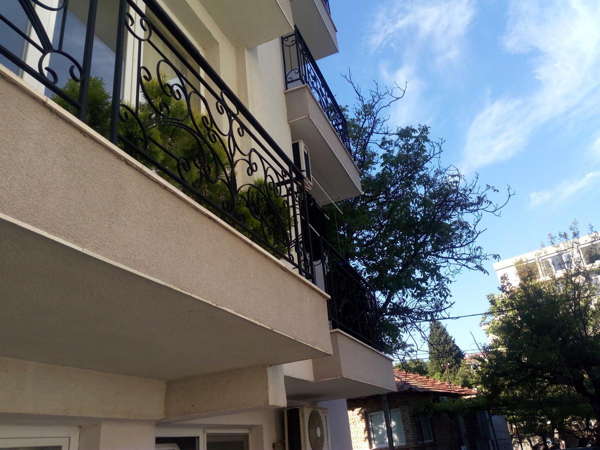 Asparuhov Guest Rooms And Apartments Варна Экстерьер фото