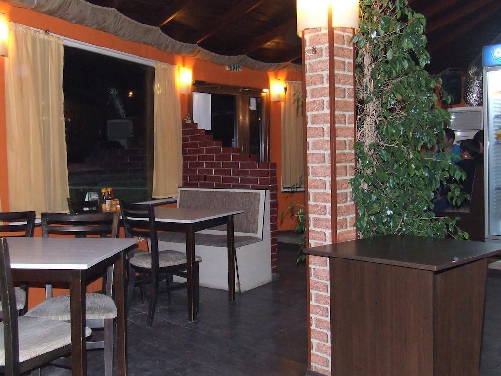 Asparuhov Guest Rooms And Apartments Варна Экстерьер фото
