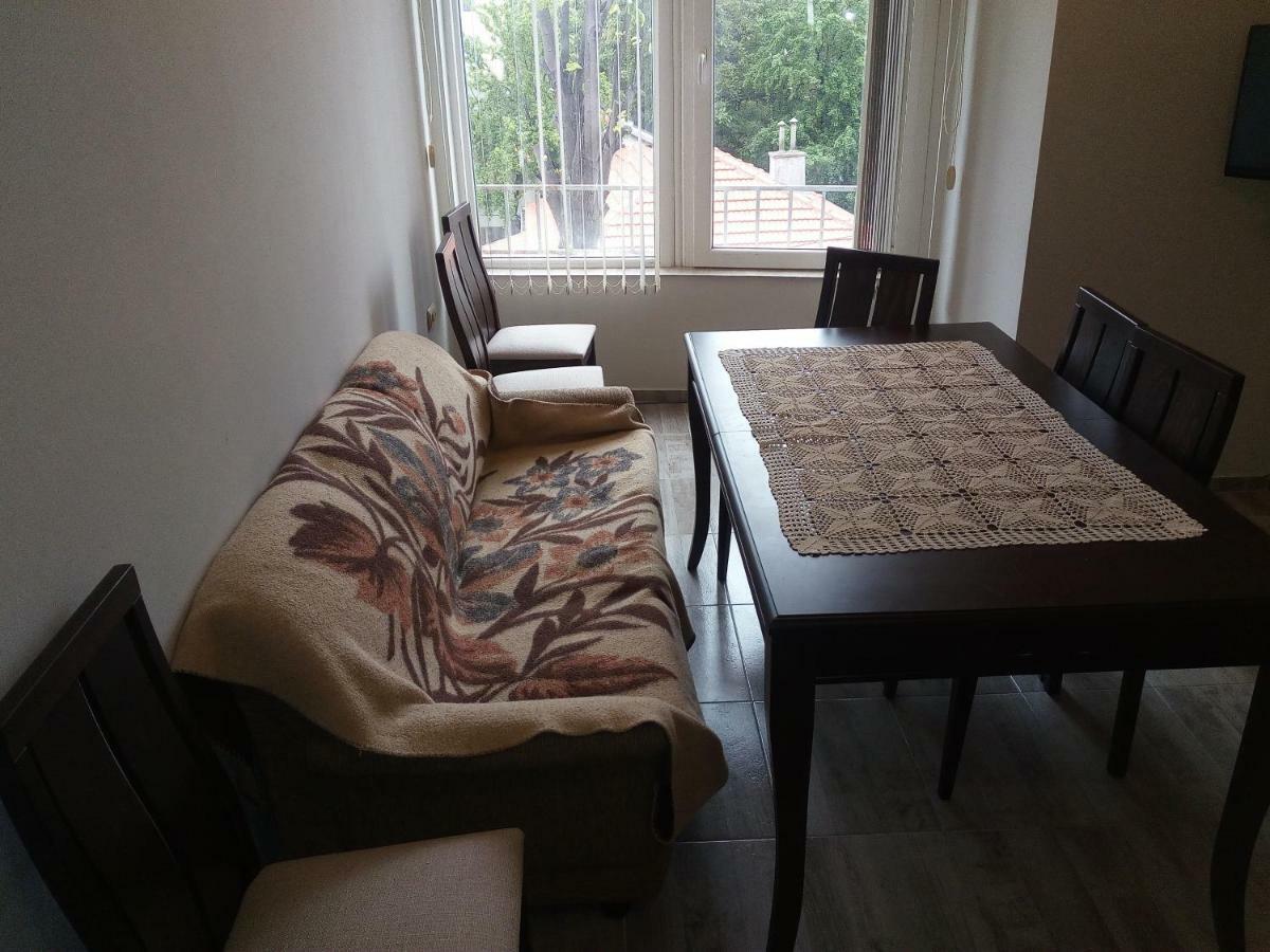 Asparuhov Guest Rooms And Apartments Варна Экстерьер фото